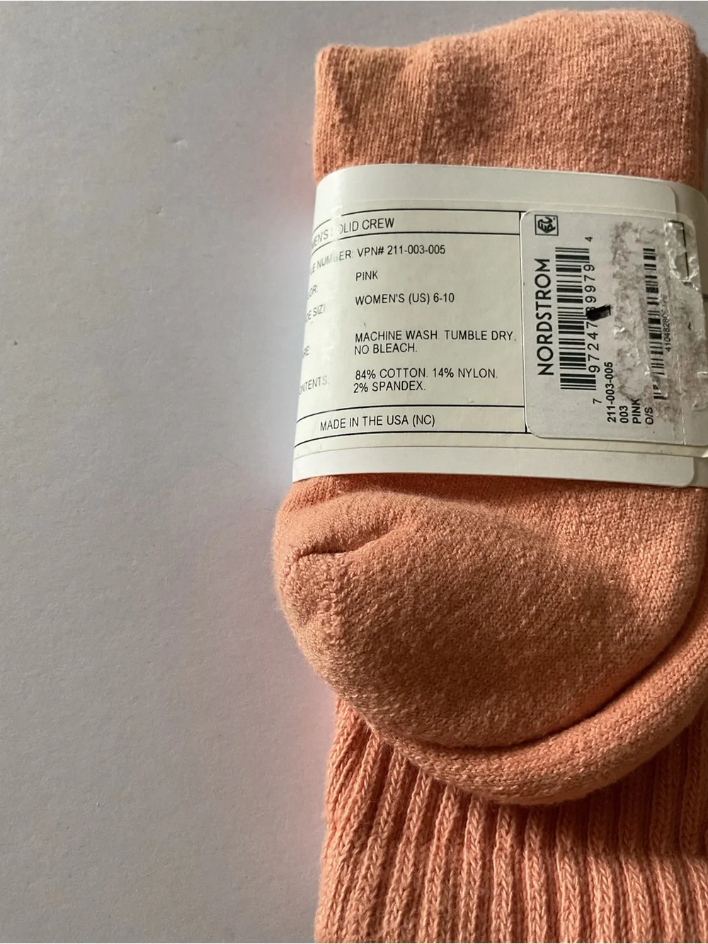 AMERICAN TRENCH WOMENS COTTON SOLID CREW SOCKS PINK PEACH OS NWT